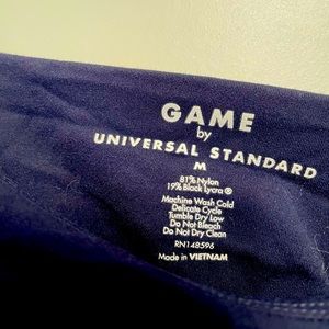 EUC GAME by UNIVERSAL STANDARD Athleisure tank w/ built in bra. navy 18/20
